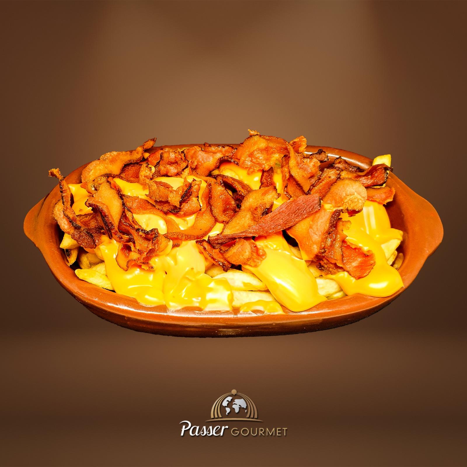 Batata frita com cheddar e bacon