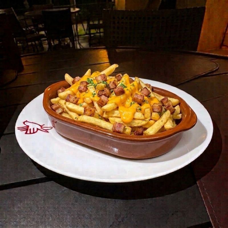 Batatas Fritas com Cheddar e Bacon